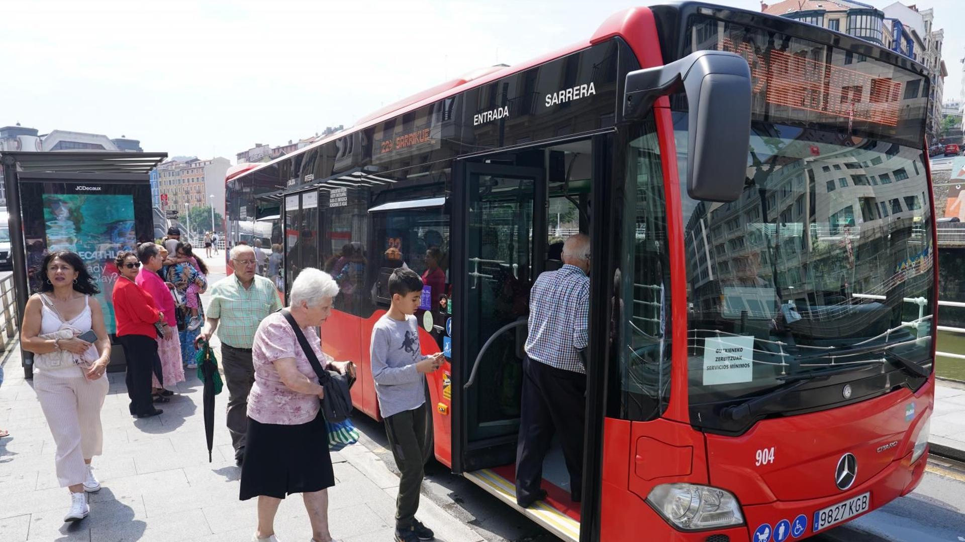 Los Trabajadores De Bilbobus Ratifican El Fin De La Huelga Y El